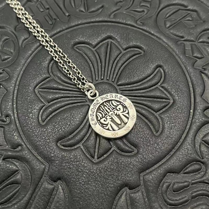 Ch*0me He**ts necklaces